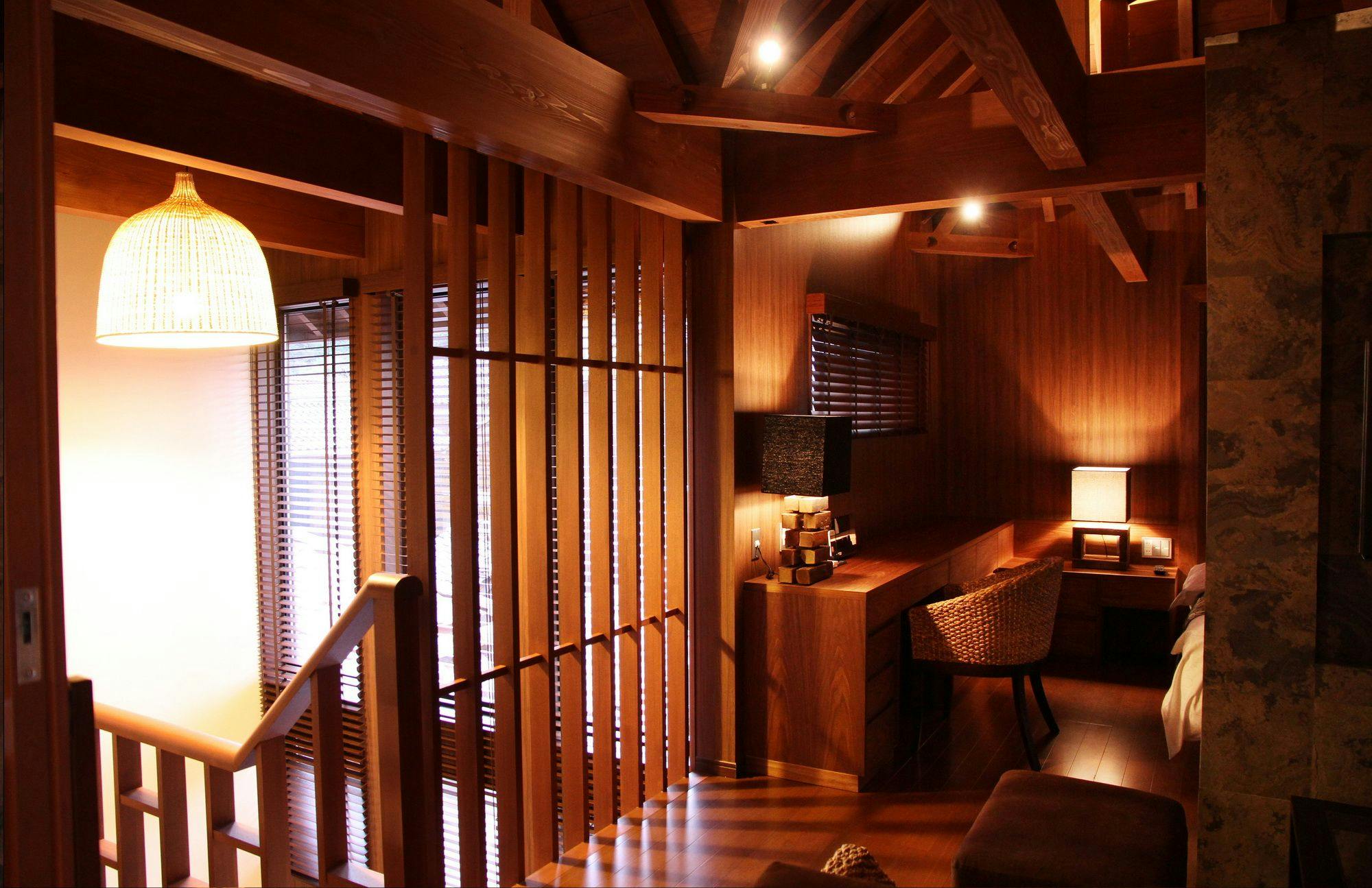 INDIGO HOUSE DS1