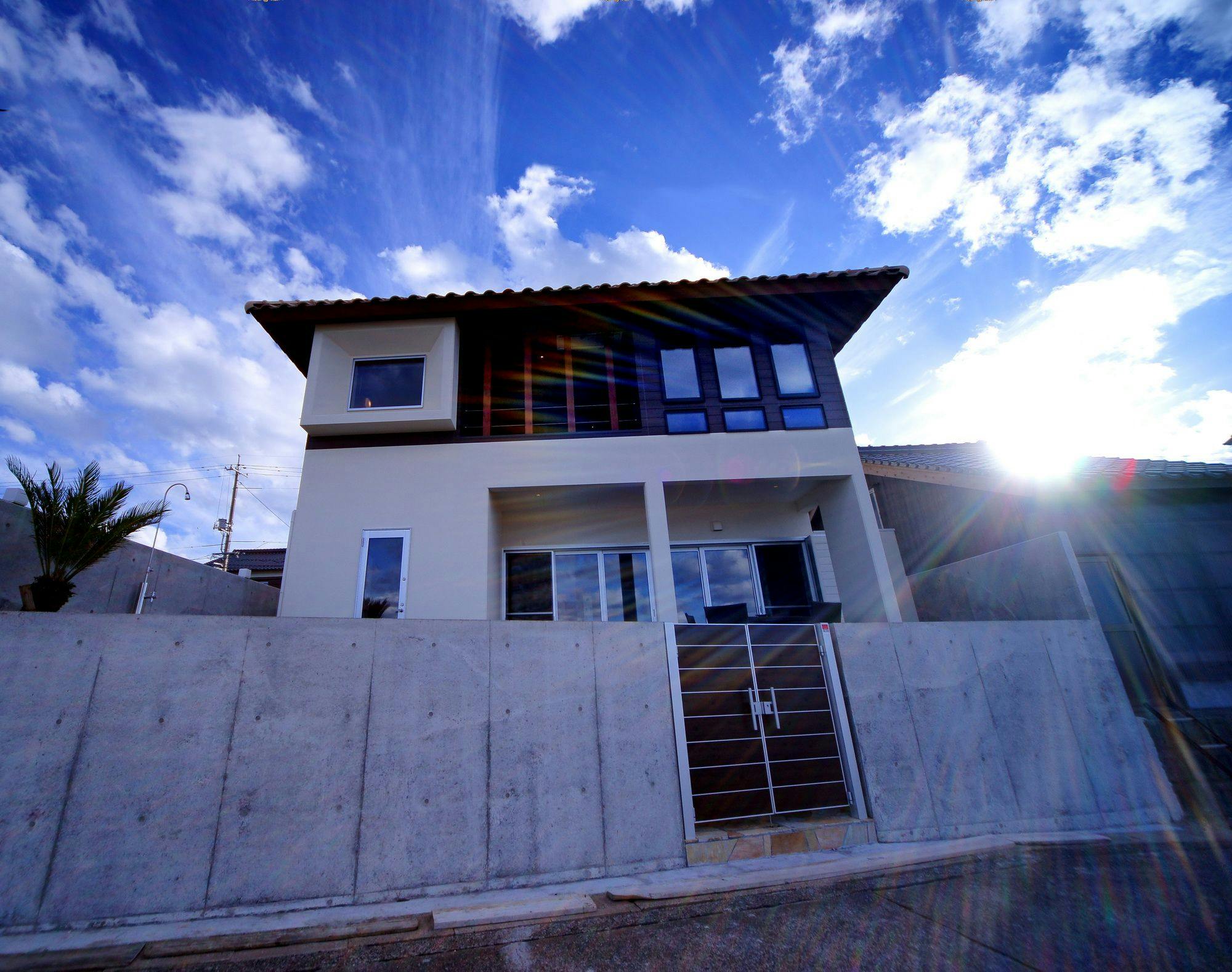 ２階建ての一戸建貸切です☆