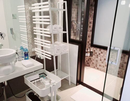 寝室2シャワー室