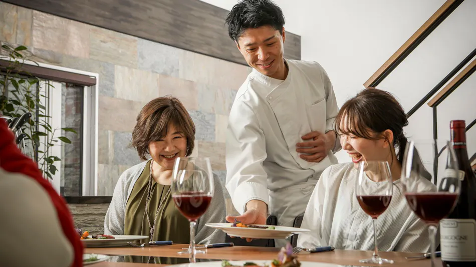 PRES DE LA MER – Historic Brick Villa near Mt. Hakodate