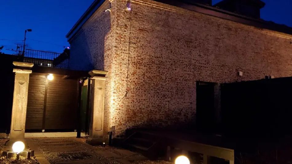 PRES DE LA MER – Historic Brick Villa near Mt. Hakodate