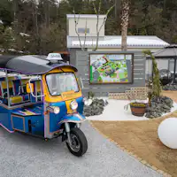 มีบริการเช่ารถตุ๊กตุ๊ก
