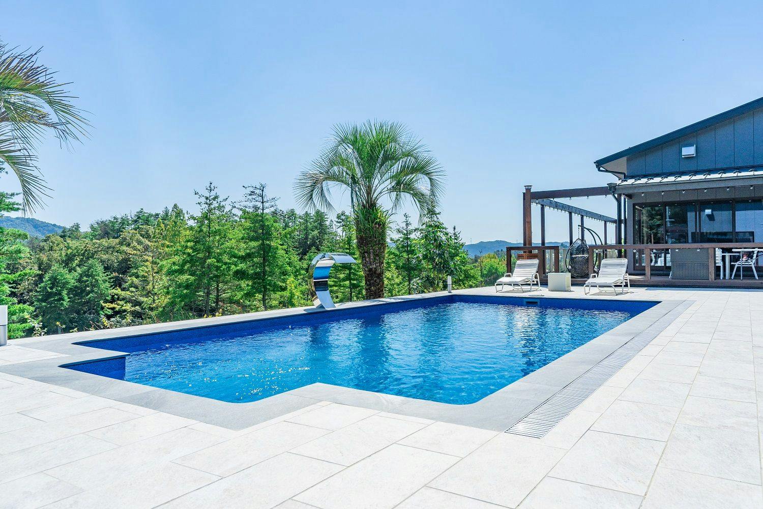 สระว่ายน้ำสาธารณะ