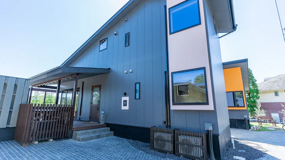 THE ROSE VILLAGE
