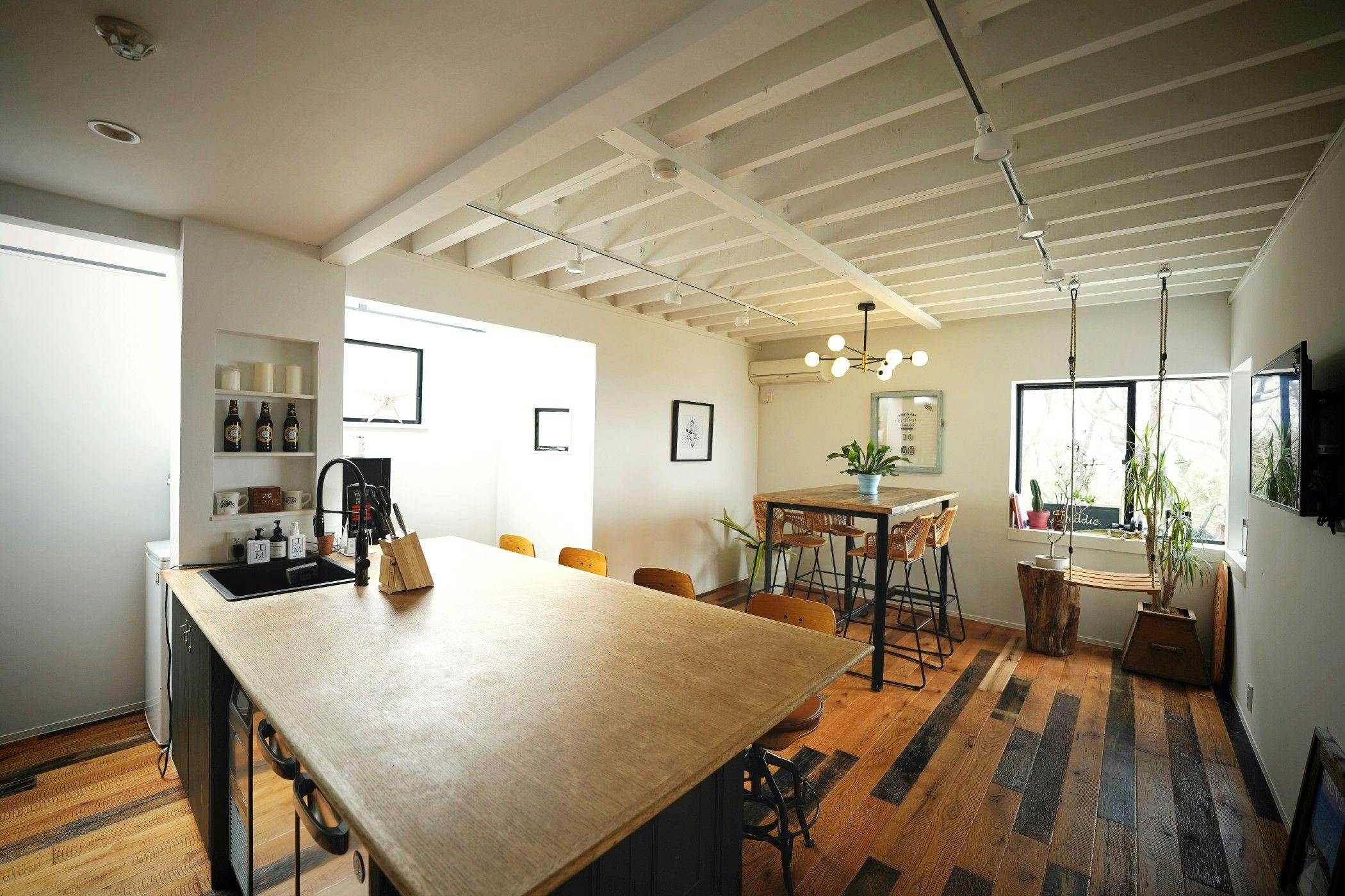 STRADDIE HOUSE