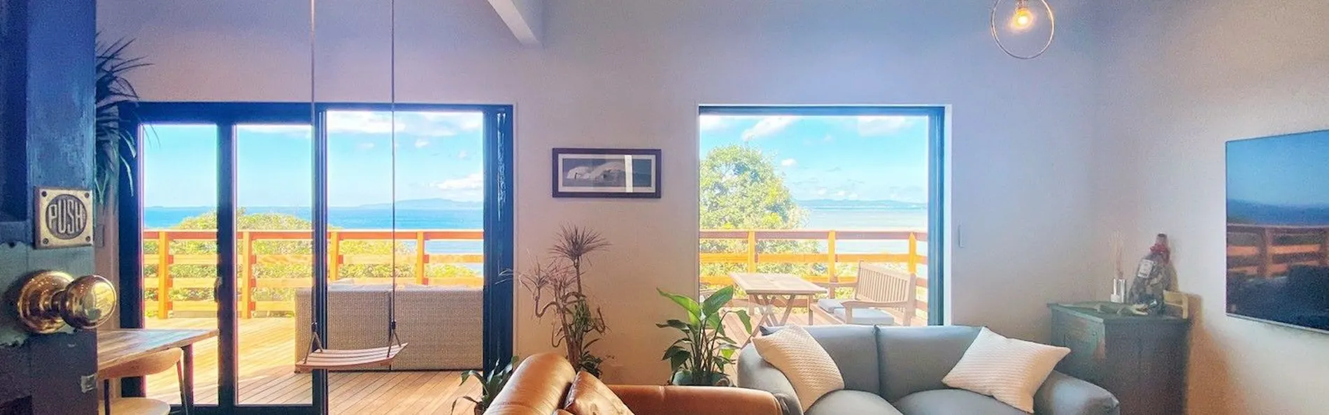 STRADDIE HOUSE