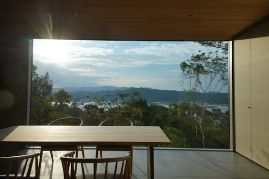 Pemandangan matahari terbit dari dapur sangat menakjubkan.