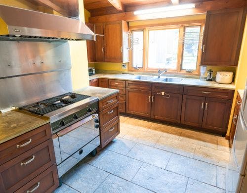 独立した、広々キッチン