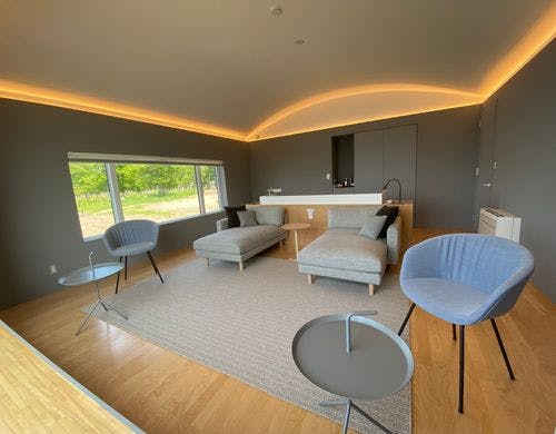 絶景を望むリビングルーム