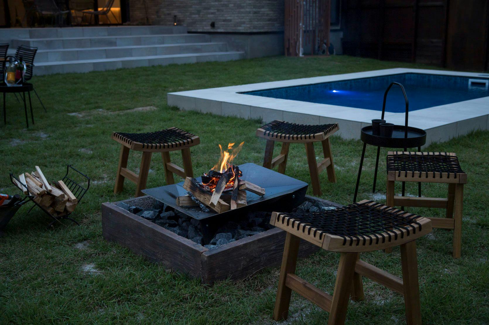 芝生のガーデンで、たき火やＢＢＱ！