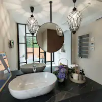 Aesopなどのアメニティを揃えた洗面台です