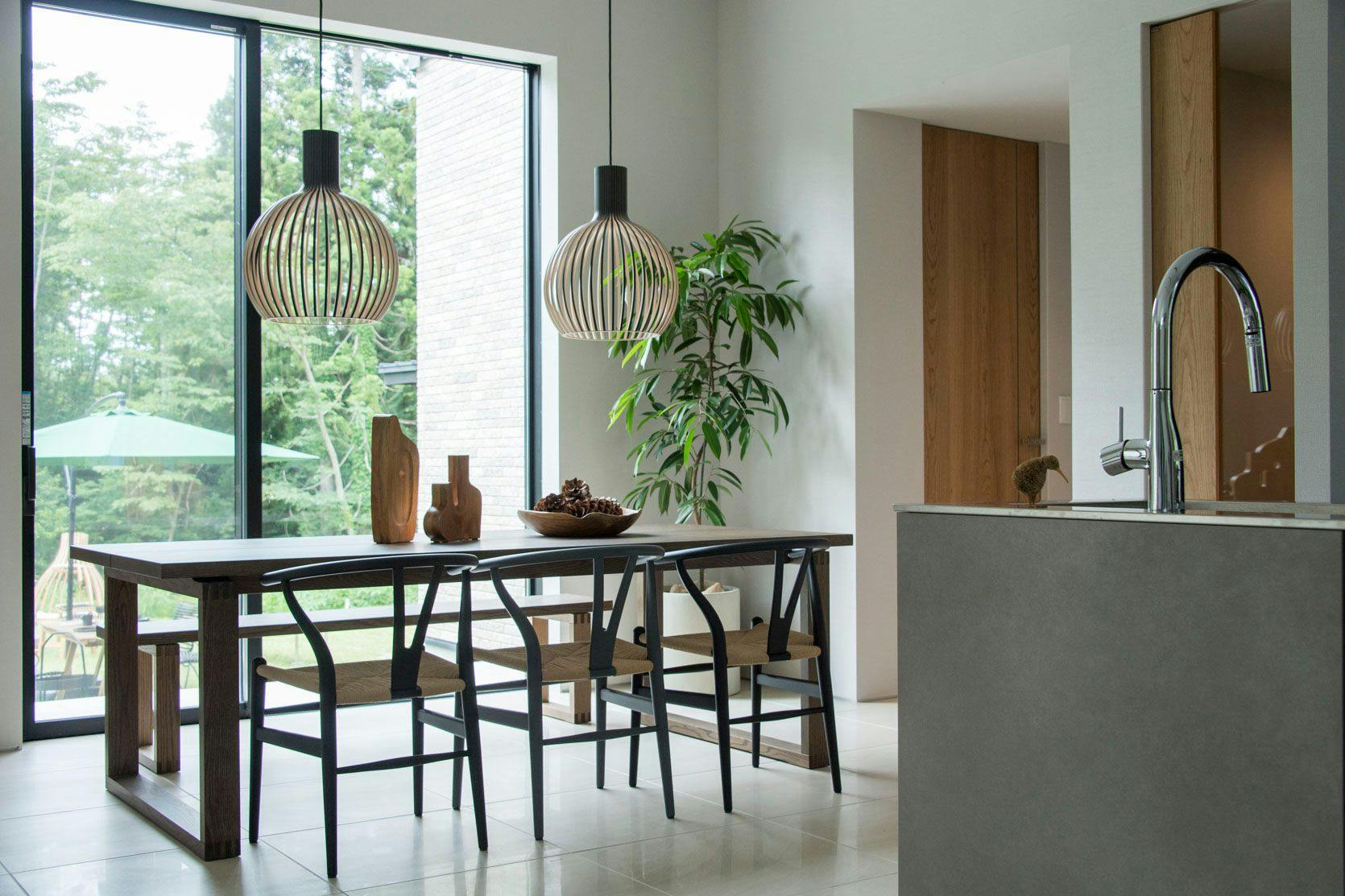 ダイニングテーブル