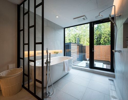 スタイリッシュなバスルームです。