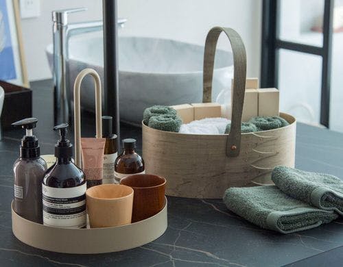 Aesopのアメニティで揃えた洗面台です。