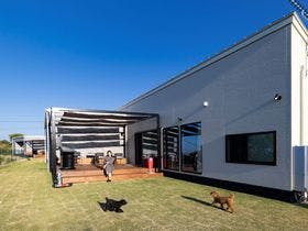 【近畿・関西／兵庫県淡路島淡路市内のペットと泊まれる高級貸し別荘・コテージ・ヴィラ】SUNSET DOG VILLAGE 淡路島