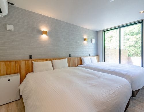 寝室　ベッド（W160センチ）二台