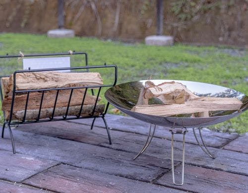 焚き火（備え付け無料、追加分有料）