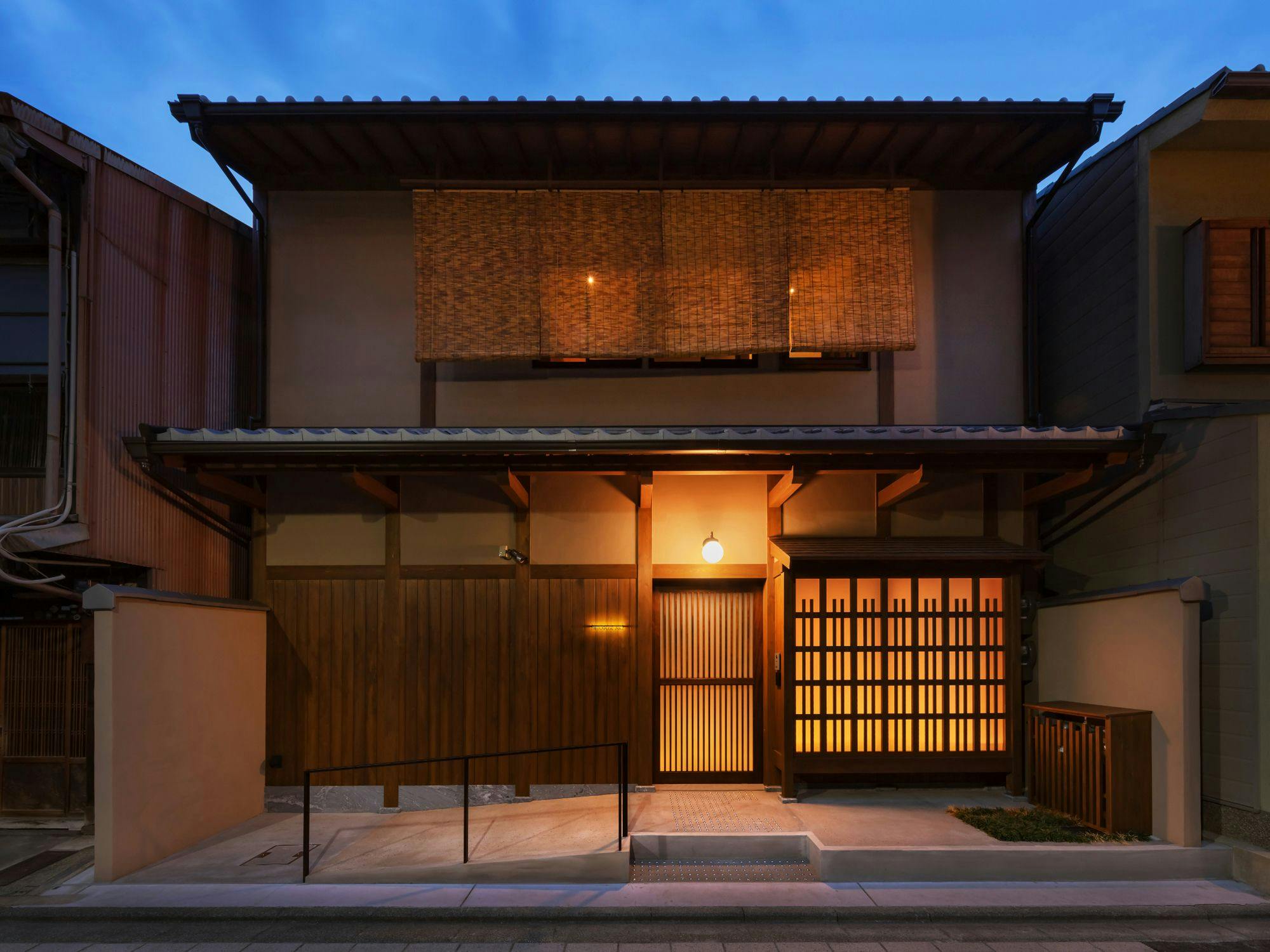 鈴 京都宮川筋 hitotose 穐 -Aki-