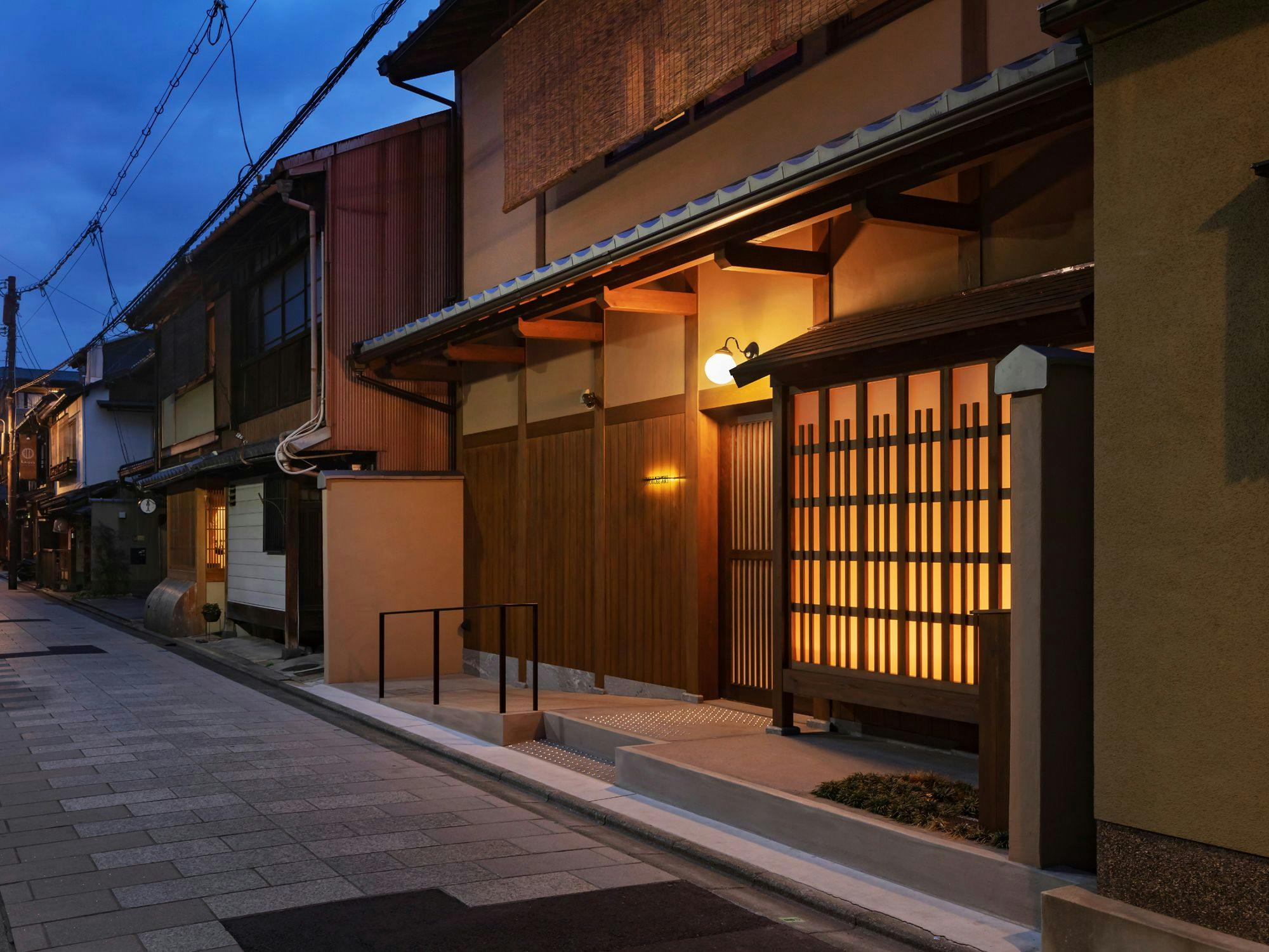 鈴 京都宮川筋 hitotose 穐 -Aki-