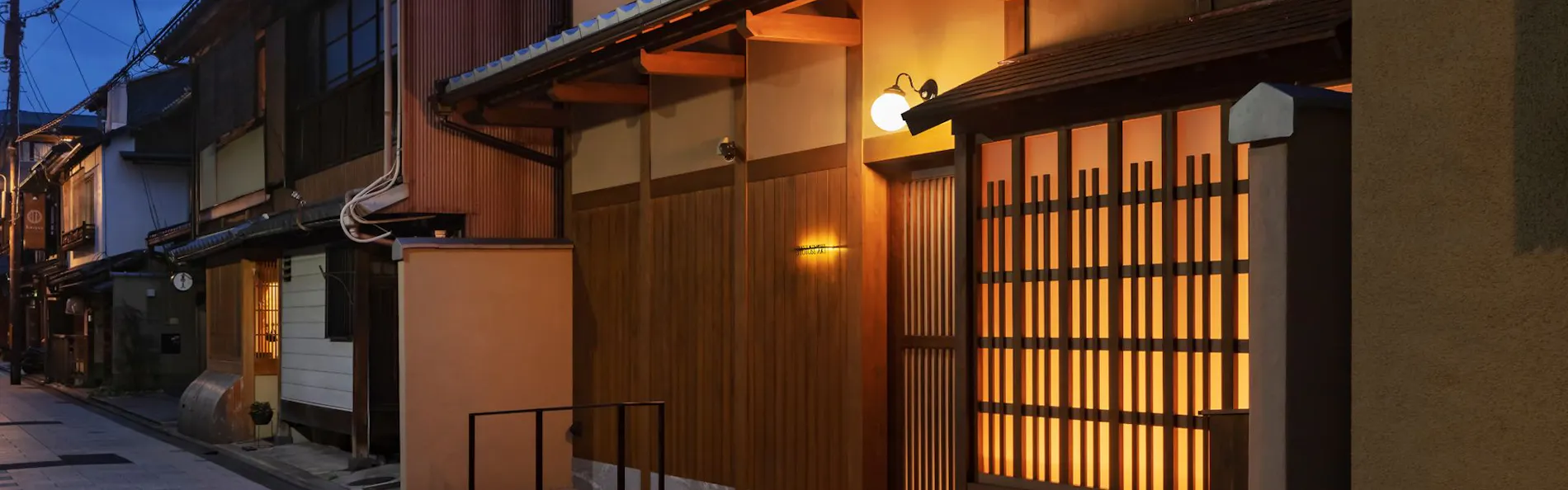 鈴 京都宮川筋 hitotose 穐 -Aki-