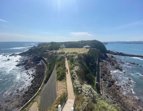 安乗埼灯台から安乗方向を臨む