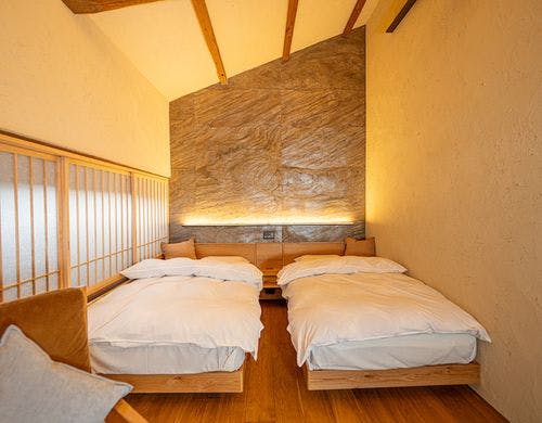 ベッドルーム 石の間