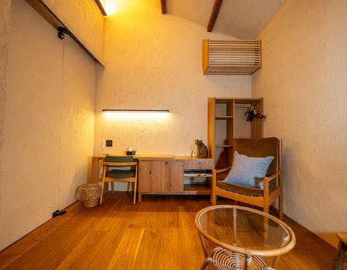 ベッドルーム 石の間