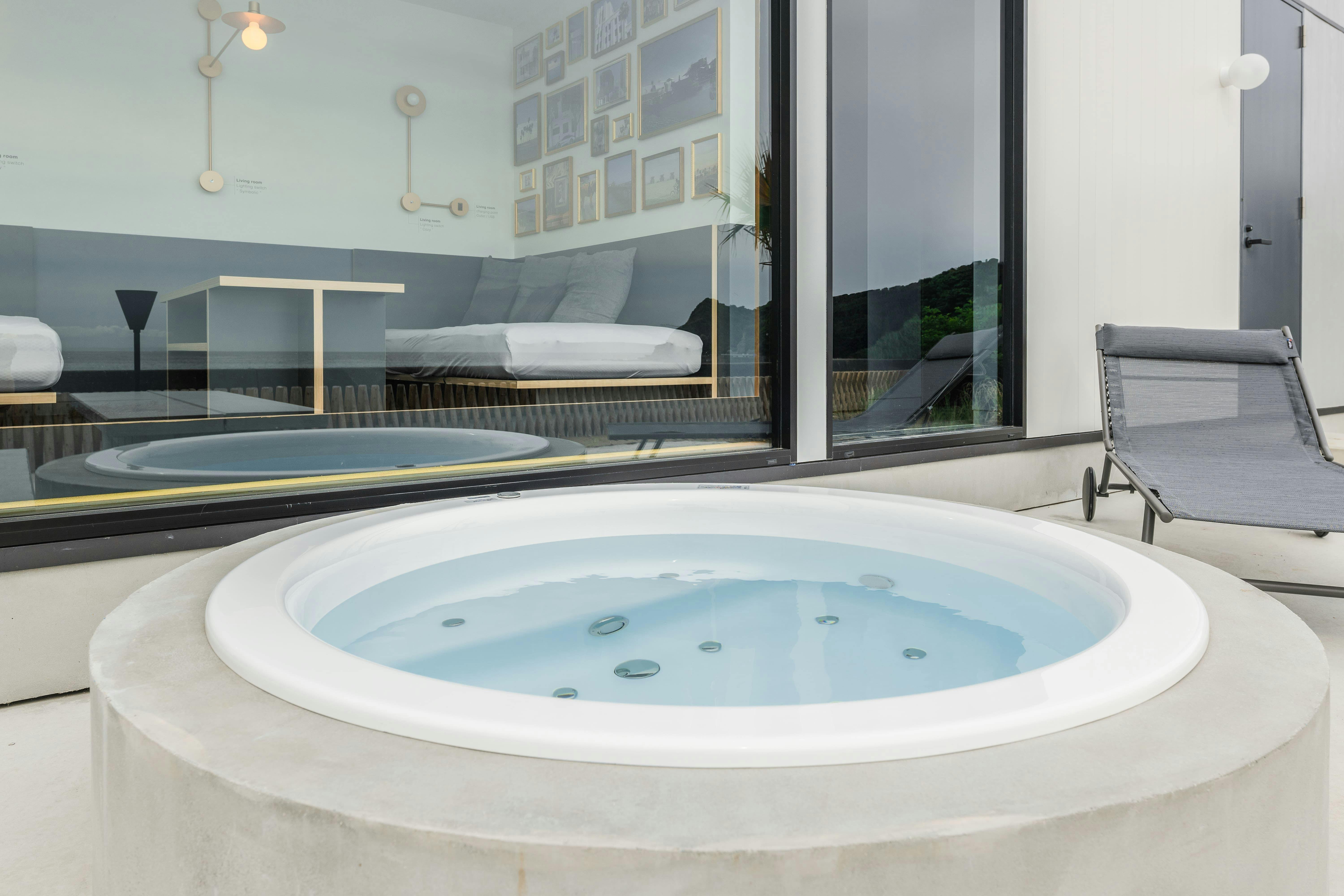 อ่างน้ำวนบนระเบียง