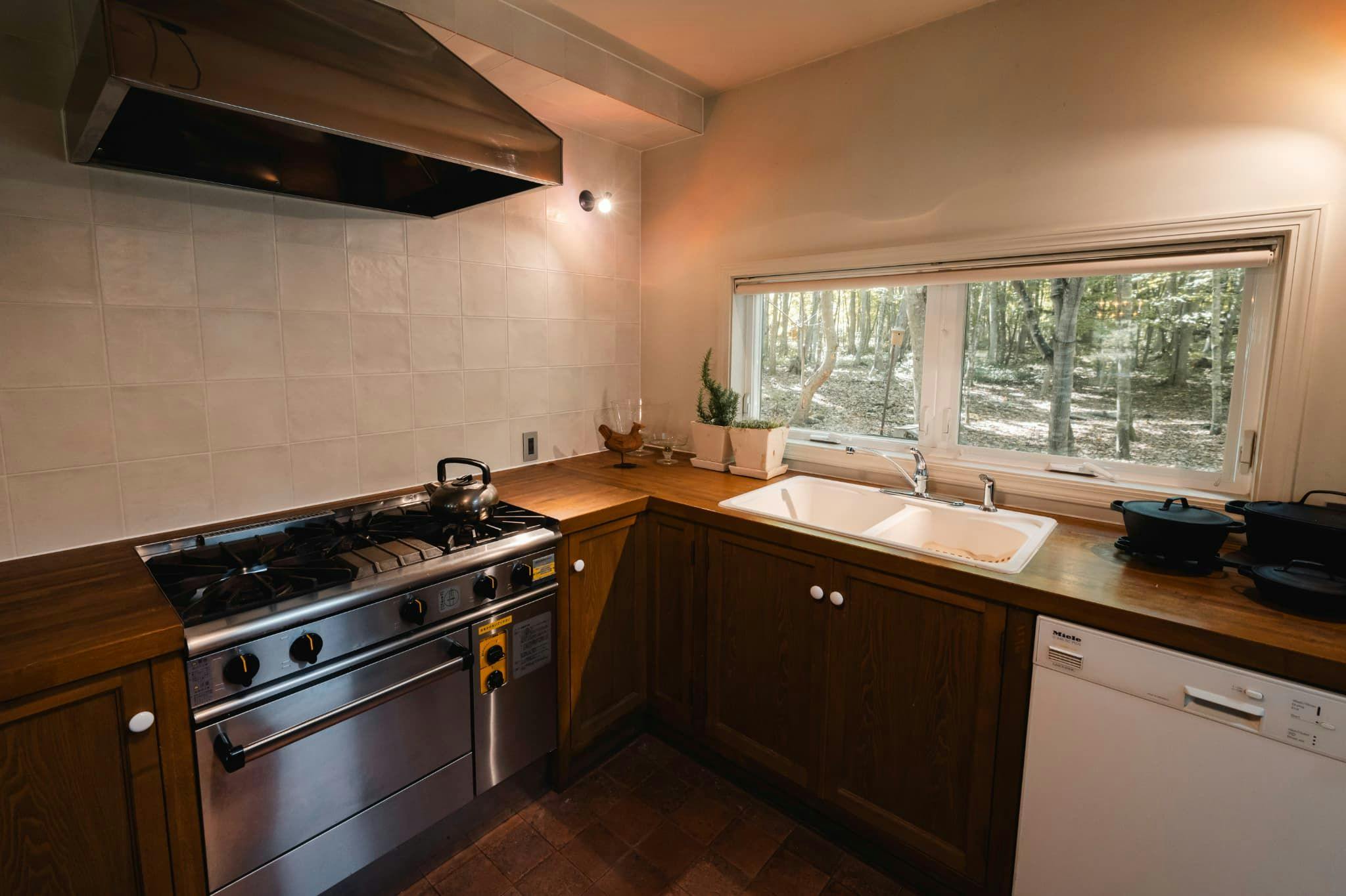 オーブンなど設備充実