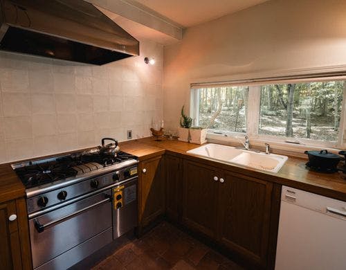 オーブンなど設備充実