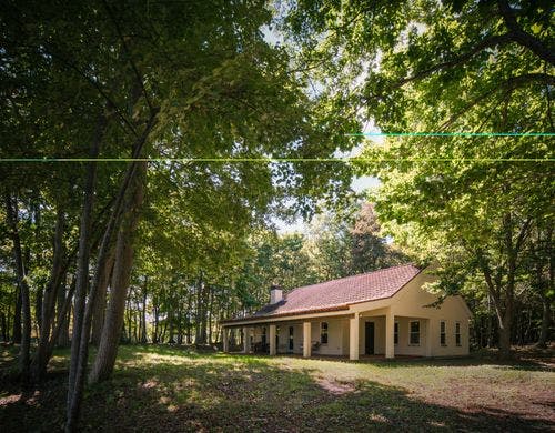 函館大沼駒ヶ岳ふもとの森の別荘