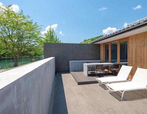 【aeon（エオン）】プール付きのテラス