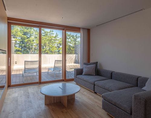 【calm（カーム）】プールビューダイニング