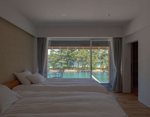 【calm（カーム）】2階ベッドルーム