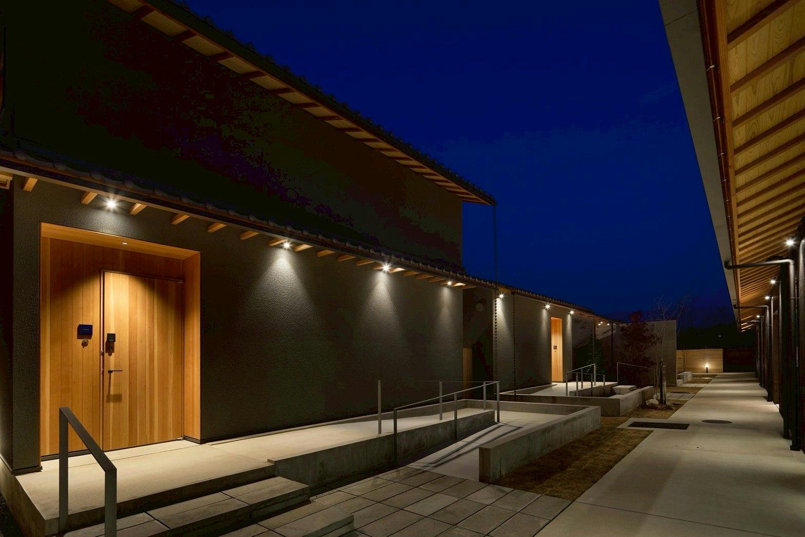 【ภายนอก】