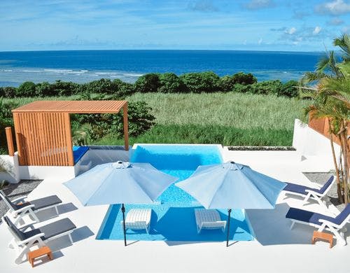 ヴィラ風のプール