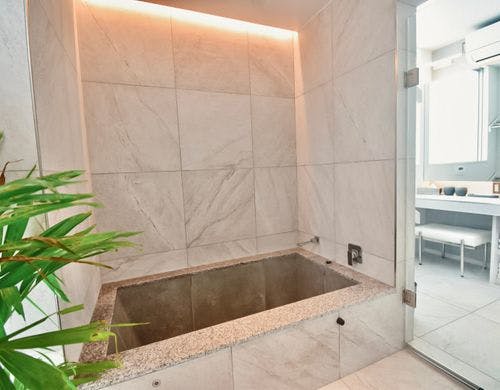 ヴィラ風の風呂場