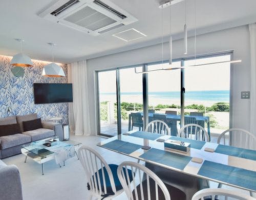 ヴィラ風のリビングダイニング