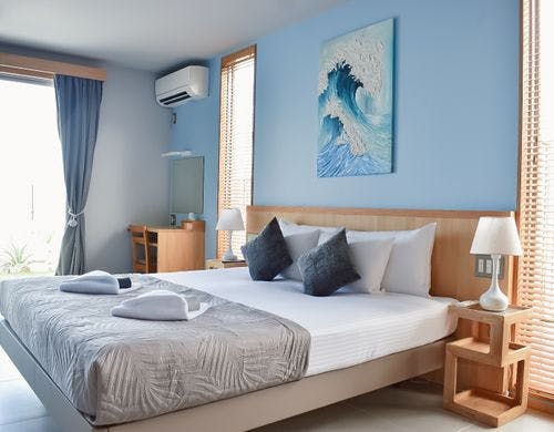 ヴィラ波のキング寝室