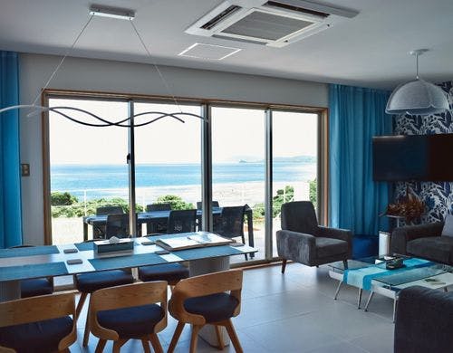 ヴィラ波のリビングダイニング