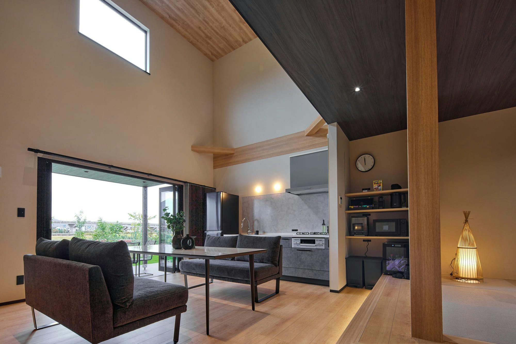 ห้องนั่งเล่นและห้องรับประทานอาหารของ SUITE VILLA 惺