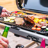 Weber製コンロで楽しむ、本格的なBBQ