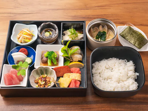 【早割60(1泊朝食付)】60日前までの予約で最大10%オフ!石垣島の朝の彩りを味わう朝食膳プラン