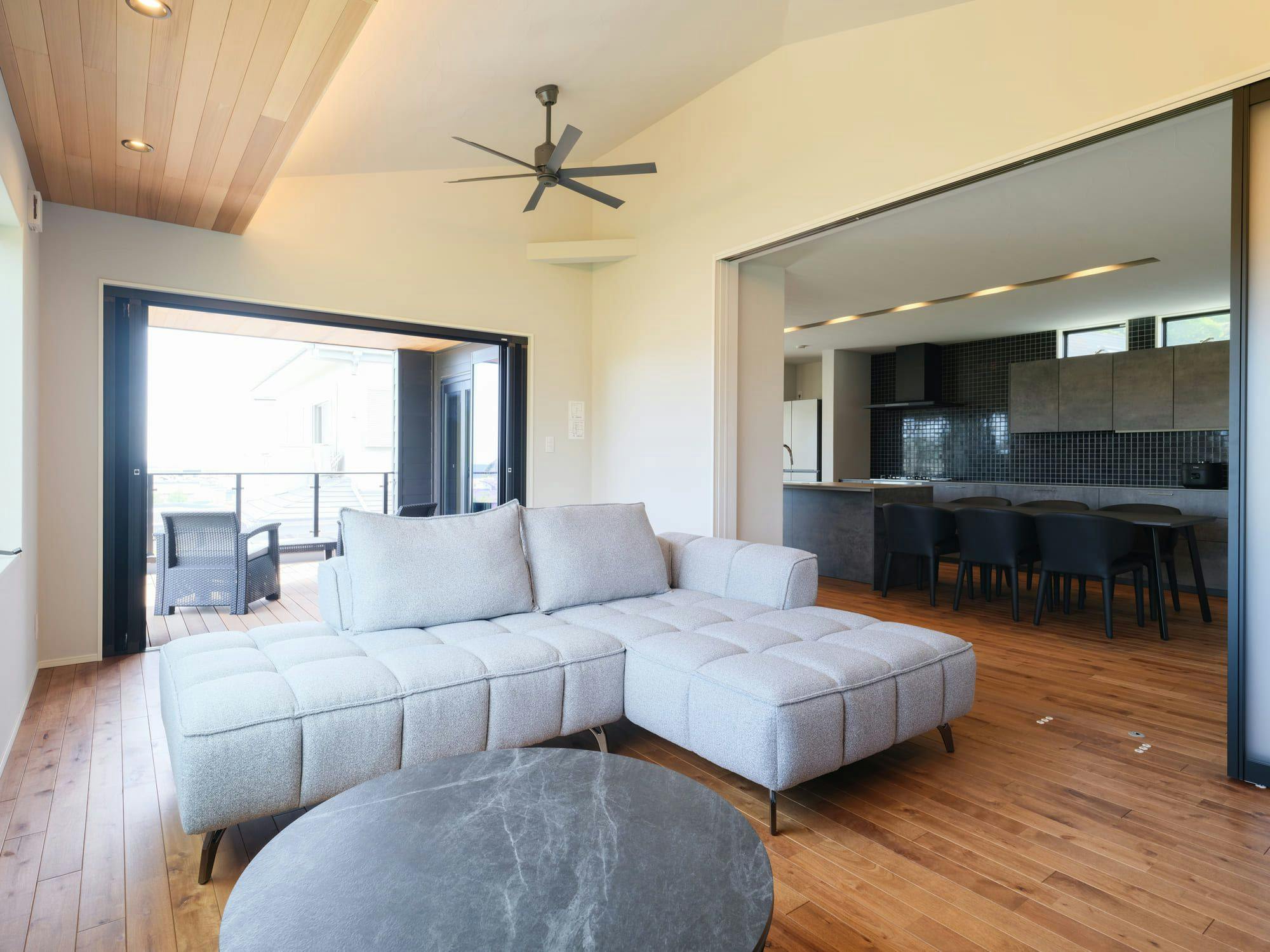 リビングダイニング