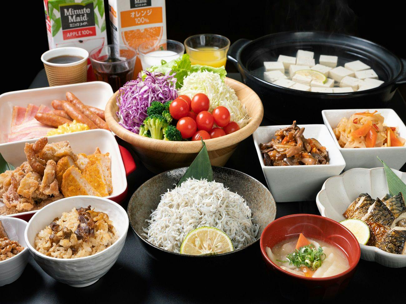 湯豆腐やしらすで朝からさっぱりと。
