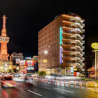 Hotel tampak luar (malam hari)