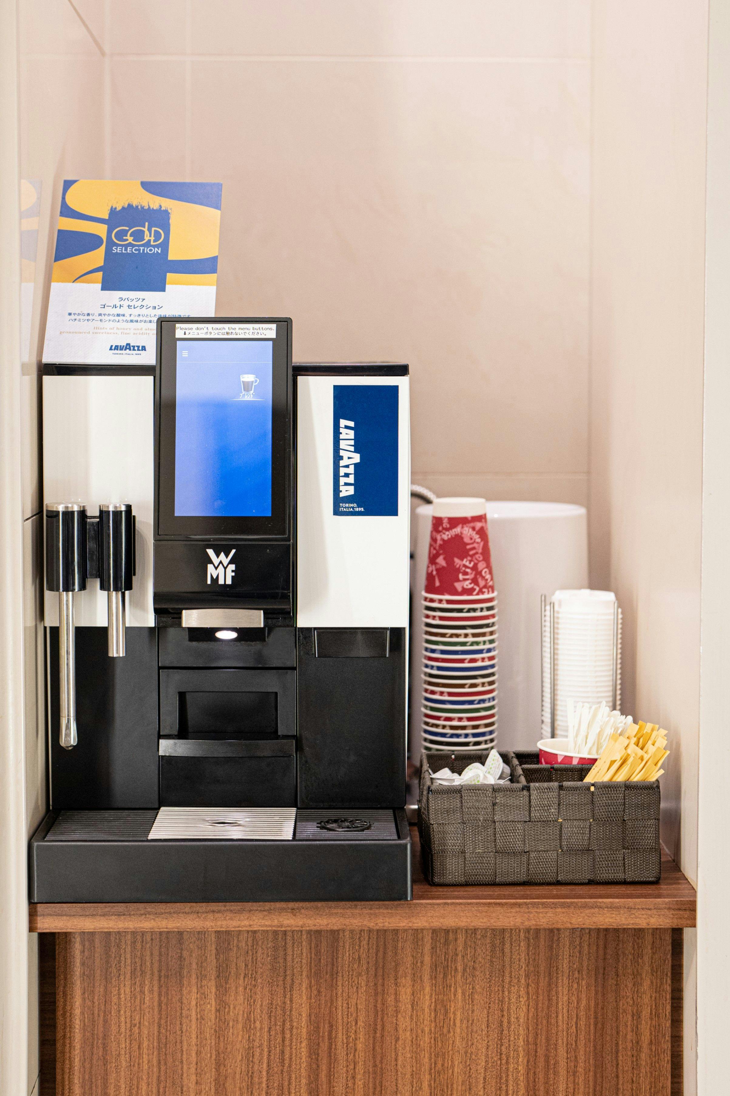 เครื่องชงกาแฟให้บริการตลอด 24 ชั่วโมง