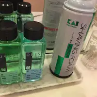 โลชั่นสำหรับผู้ชายในห้องอาบน้ำ