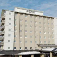 氷見の町並みとの調和を目指したホテル。