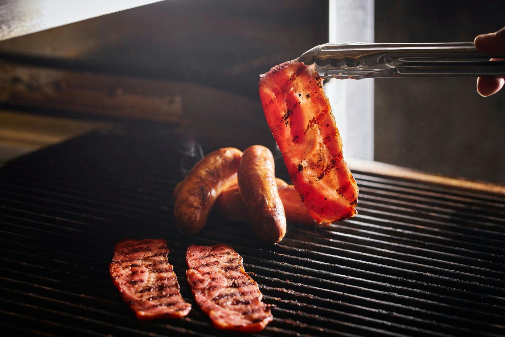 บุฟเฟ่ต์อาหารเช้า เบคอนย่าง